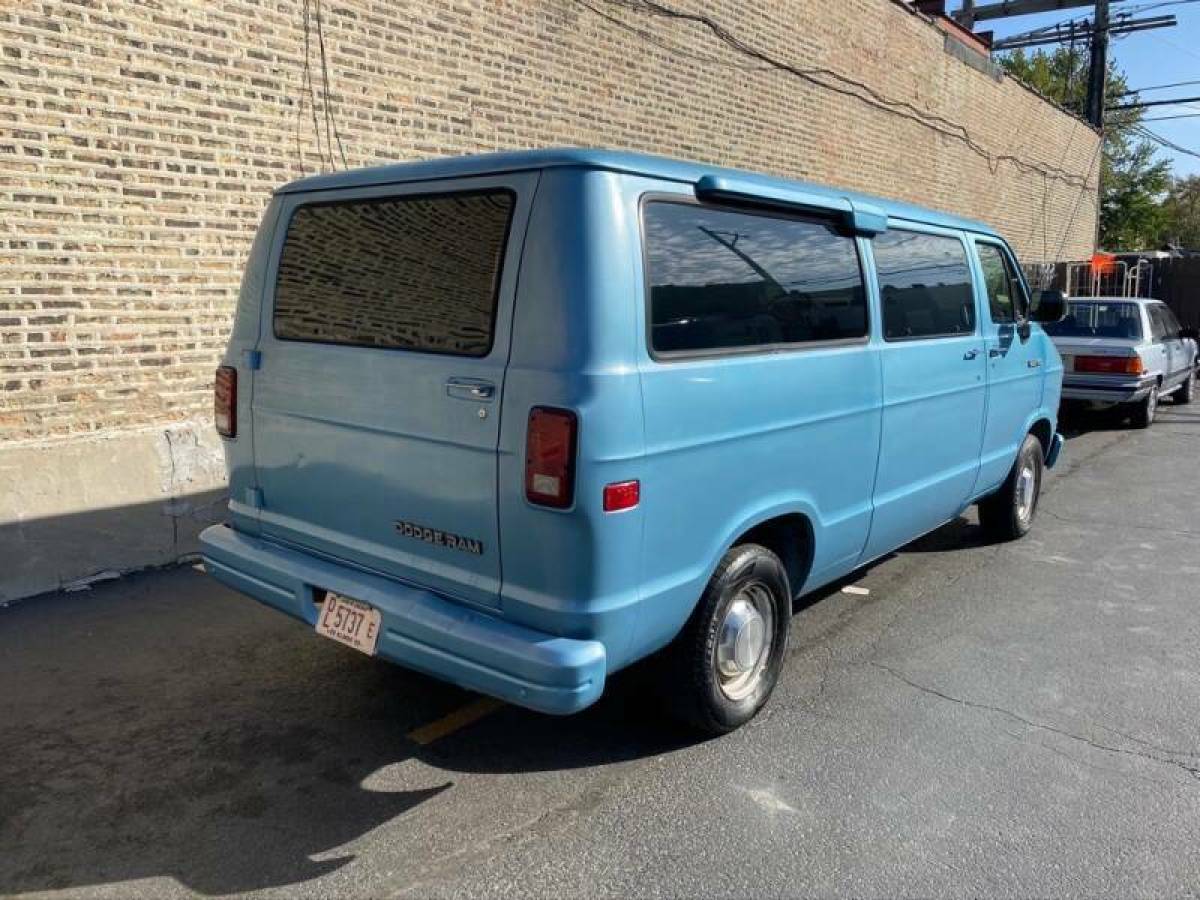 1991 Dodge Ram Wagon B150 - photo 3