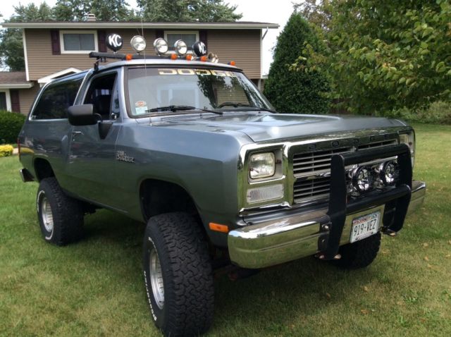 1991 Dodge Ramcharger Ram Charger 4x4, 360 v8, 6 inch lift, MINT!! 1991 Dodge Truck