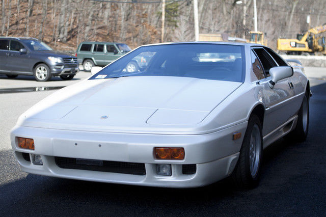 1991 Esprit SE, Just Serviced includes Timing Belts, by Lotus Dealer. 1991 Lotus Esprit SE