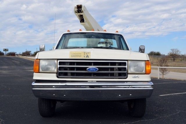 1991 Ford F-350 Standard Cab Bucket Truck - photo 3