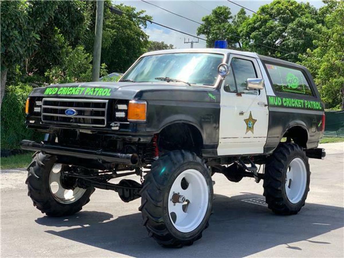 1991 Ford Bronco 8 Cylinder Engine 5.8L/351 Automatic, MUD TRUCK 1991 Ford Bronco