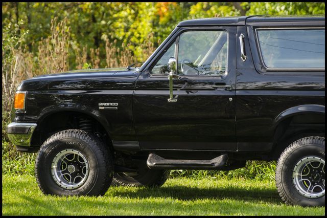1991 Ford Bronco XLT - photo 2