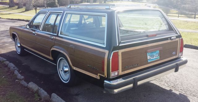 1991 Ford Crown Victoria Country Squire LX Station Wagon - photo 4