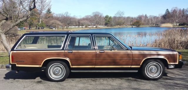 1991 Ford Crown Victoria Country Squire LX Station Wagon - photo 6