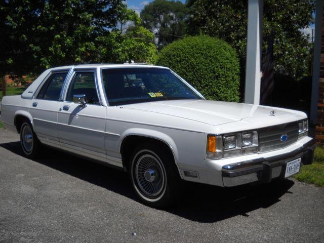 1991 Ford Crown Victoria LS - 5000 Original Miles - Survivor Barn Find MINT NEW 1991 Ford Crown Victoria LS