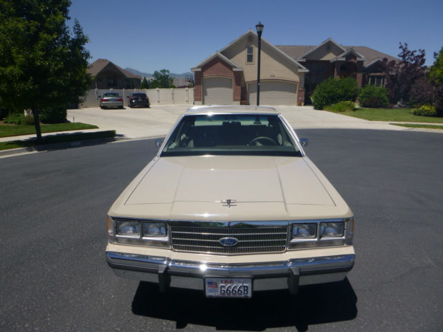 1991 Ford Crown Victoria LX - photo 3