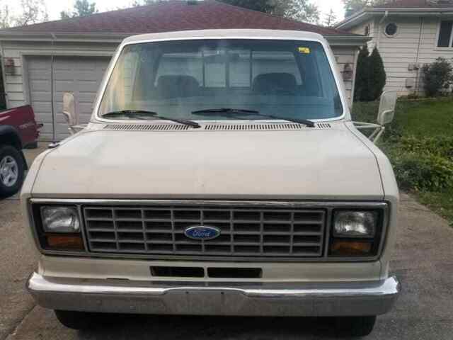 1991 Ford E-Series Van - photo 2