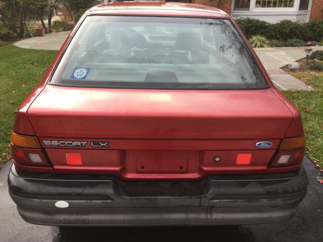 1991 Ford Escort - Hatchback - 4 doors - photo 2