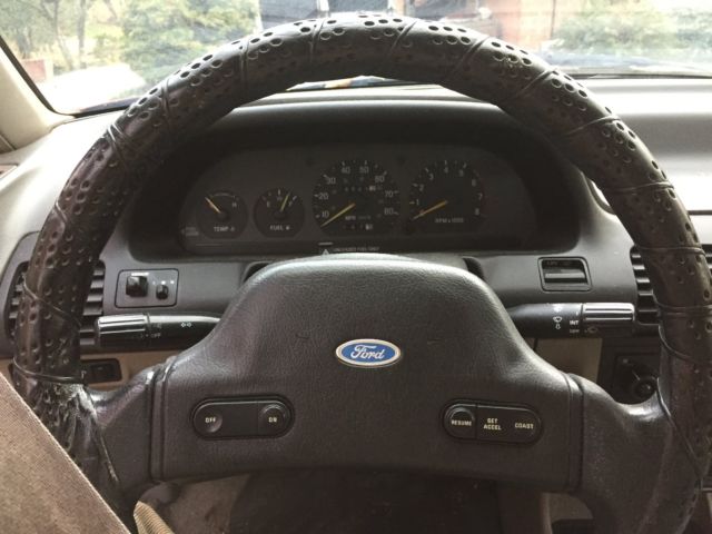 1991 Ford Escort - Hatchback - 4 doors - photo 5