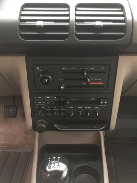 1991 Ford Escort - Hatchback - 4 doors - photo 6