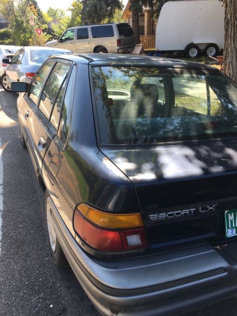 1991 Ford Escort - photo 4