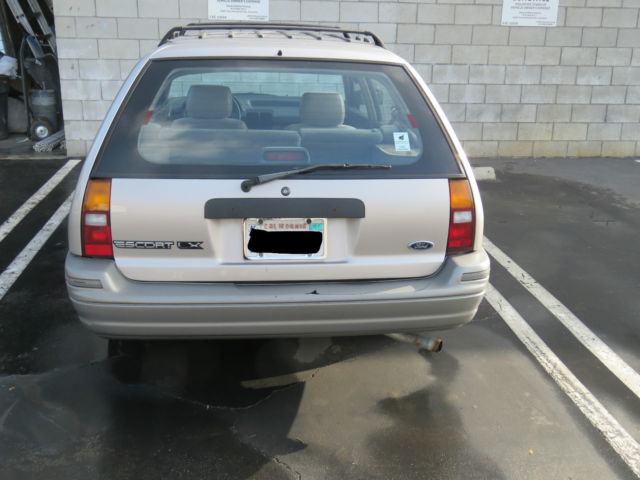 1991 Ford Escort - photo 5