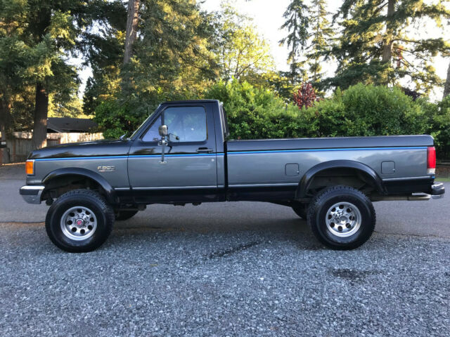 1991 Ford F-350 4x4 XLT Lariat 460 Locking hubs A/C Original selling no reserve 1991 Ford F-350 4X4 XLT LARIAT