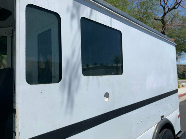 1991 Ford F-700 ARMORED TRUCK - photo 12