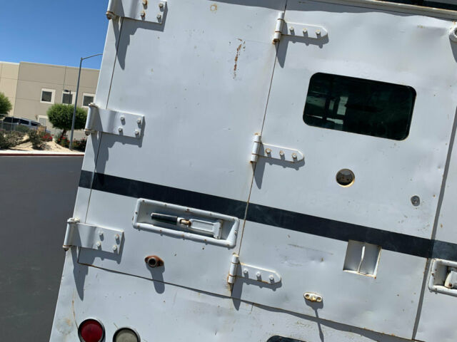1991 Ford F-700 ARMORED TRUCK - photo 7