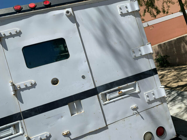 1991 Ford F-700 ARMORED TRUCK - photo 8