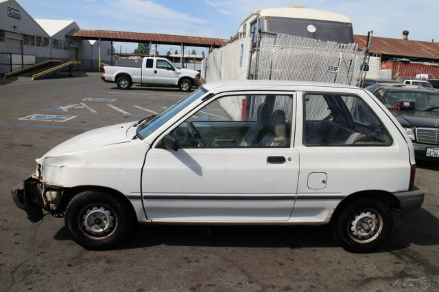 1991 Ford Festiva - photo 2