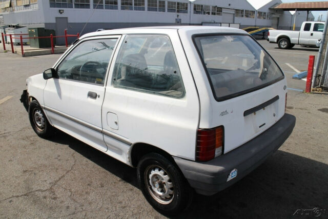 1991 Ford Festiva - photo 3