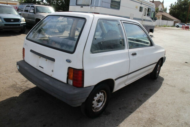 1991 Ford Festiva - photo 5