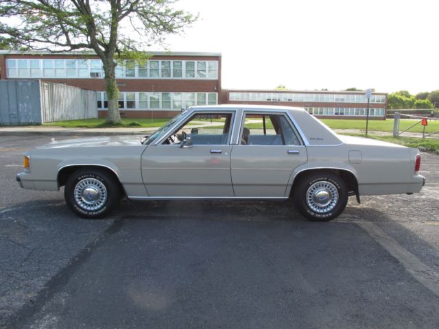 1991 Ford Crown Victoria Police Interceptor - photo 7