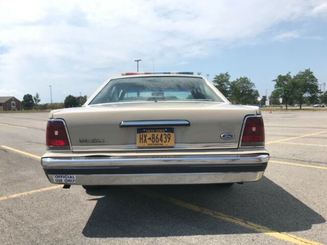 1991 Ford Crown Victoria Police Interceptor - photo 4