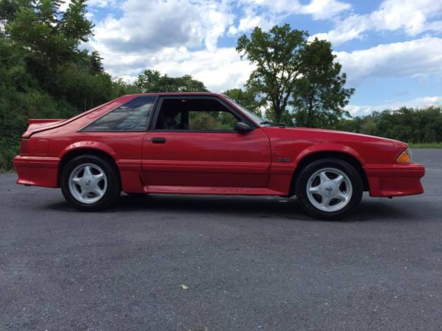 1991 Ford Mustang GT - photo 2