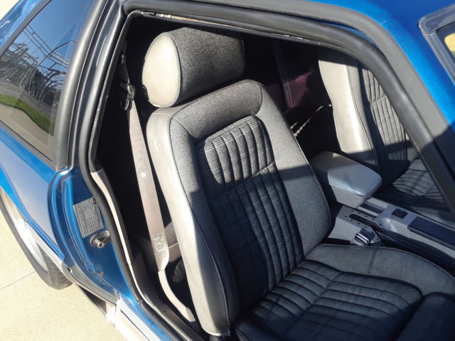 1991 Ford Mustang GT - photo 12