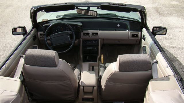 1991 Ford Mustang GT - photo 11