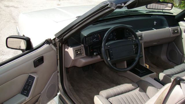 1991 Ford Mustang GT - photo 2