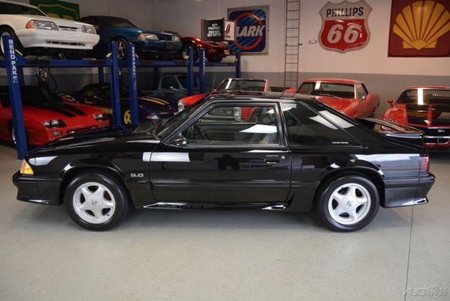 1991 Ford Mustang GT - photo 3