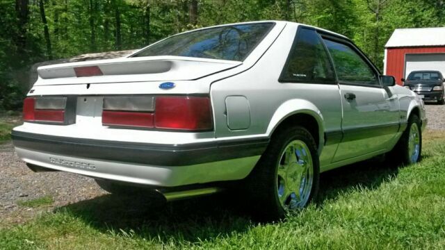 1991 Ford Mustang LX - photo 2