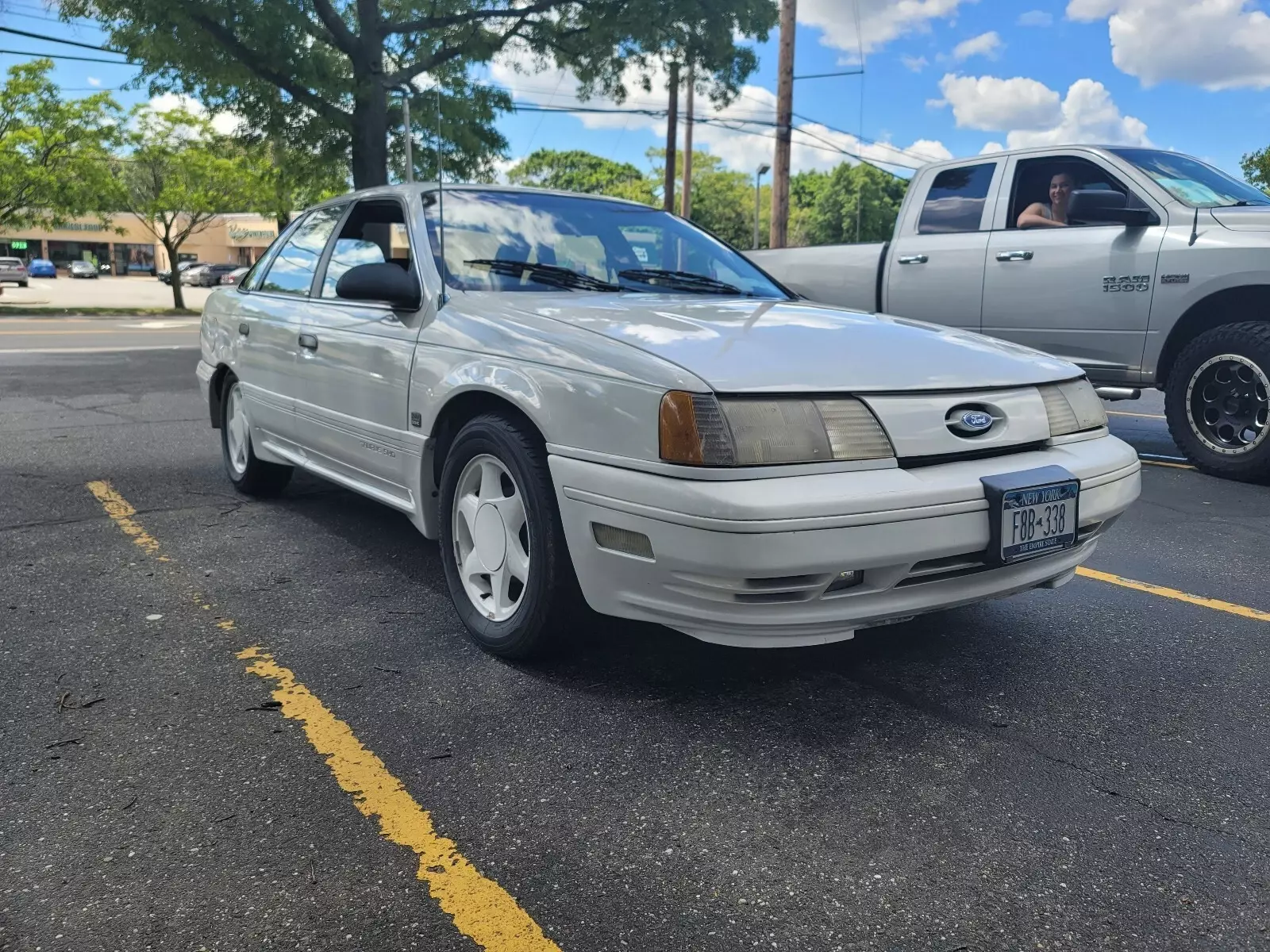 1991 Ford Taurus SHO - photo 10