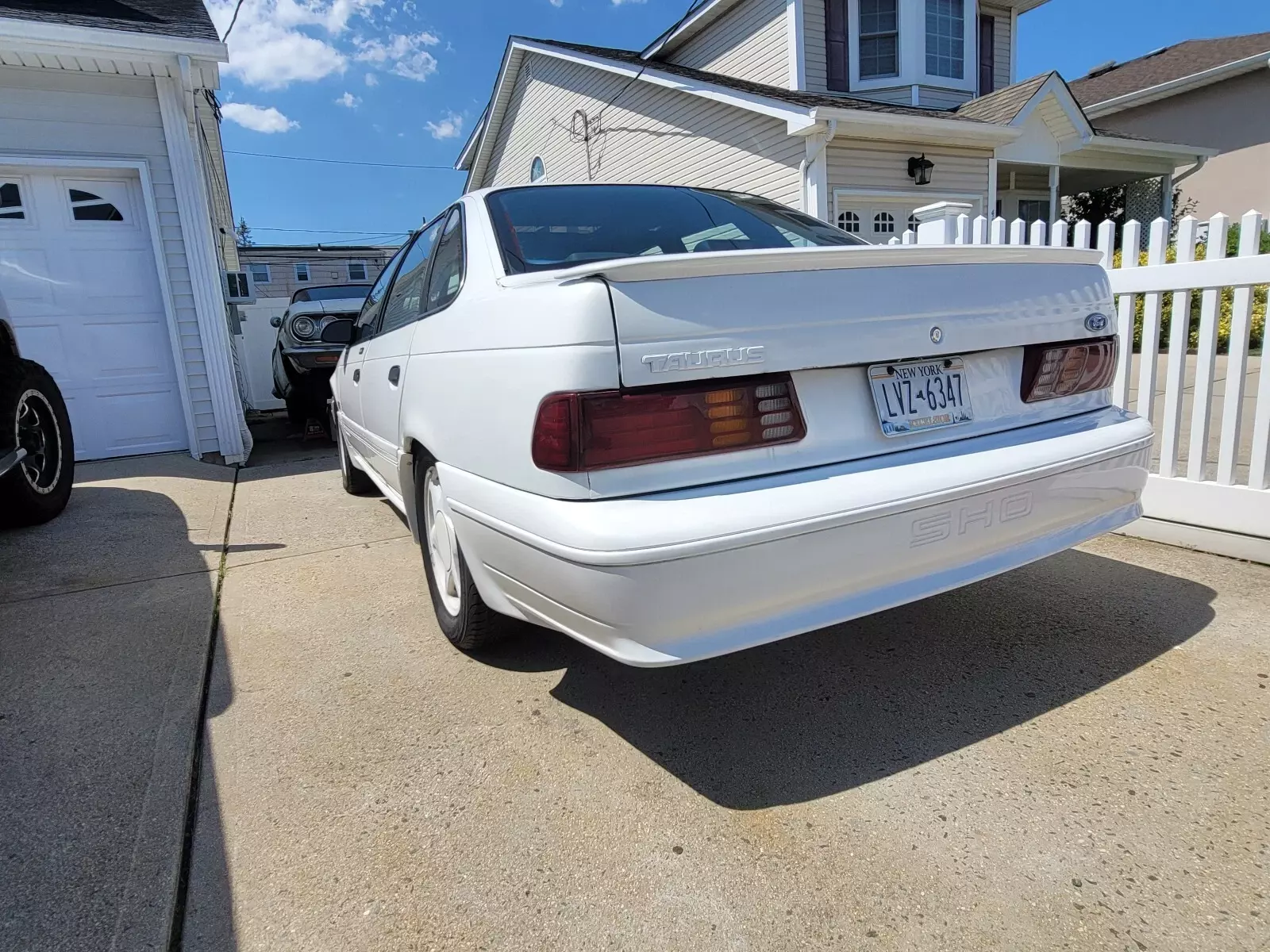 1991 Ford Taurus SHO - photo 4