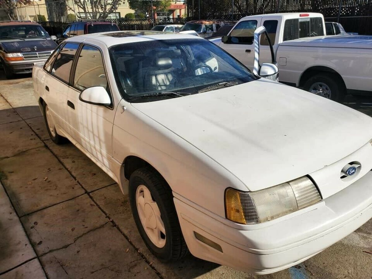 1991 Ford Taurus - photo 6