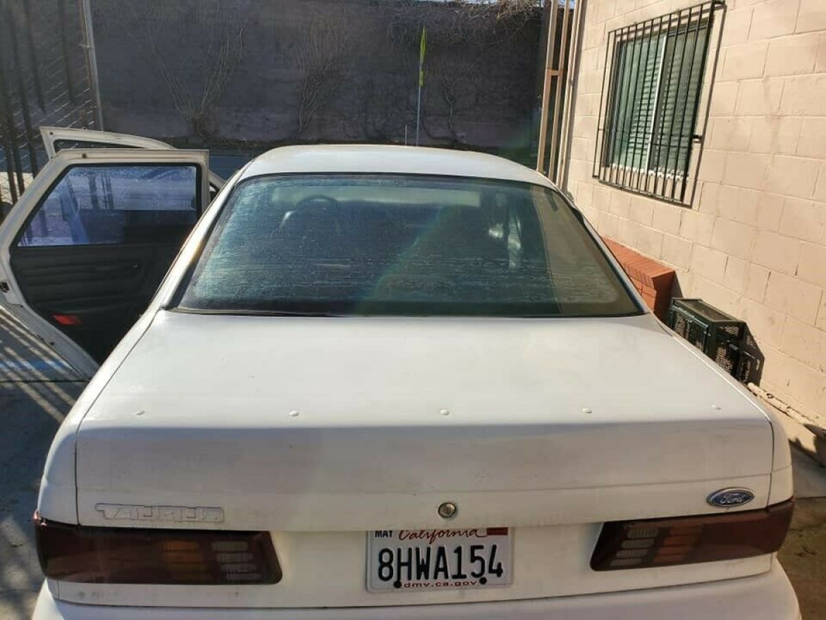 1991 Ford Taurus - photo 7
