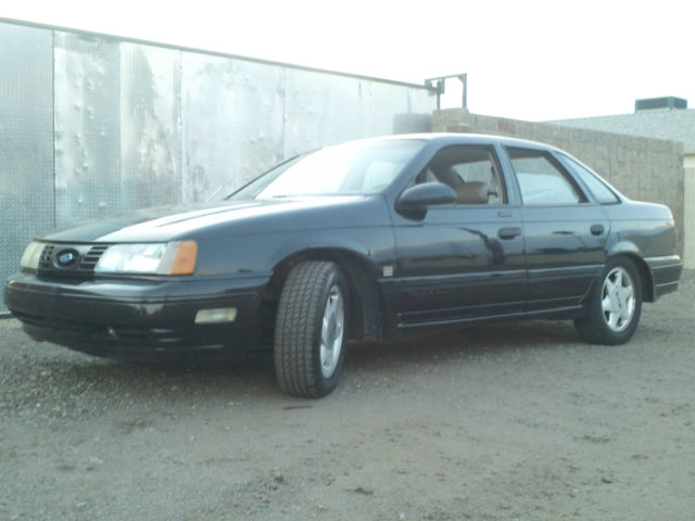 1991 Ford Taurus SHO Sedan 4-Door - photo 4