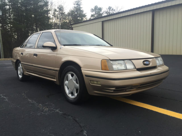 1991 Ford Taurus - photo 2