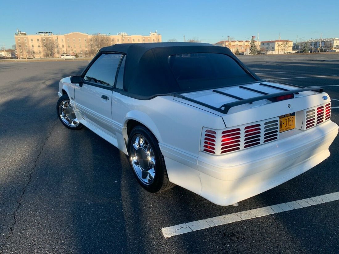 1991 Ford Mustang GT Convertible - photo 3