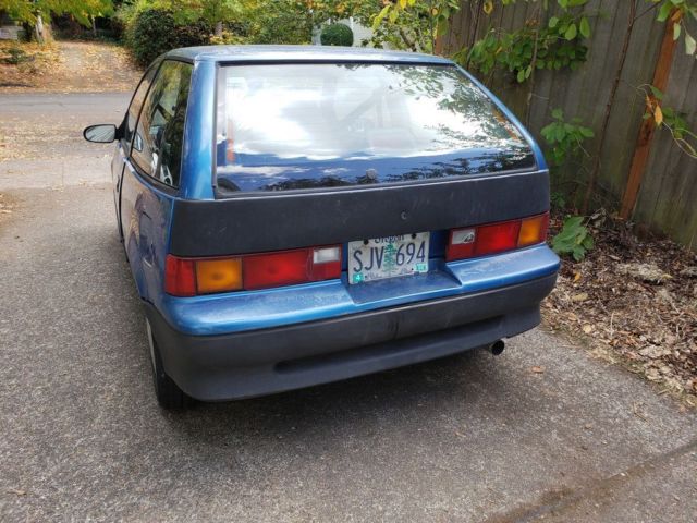 1991 Geo Metro 2 door hatchback - photo 2