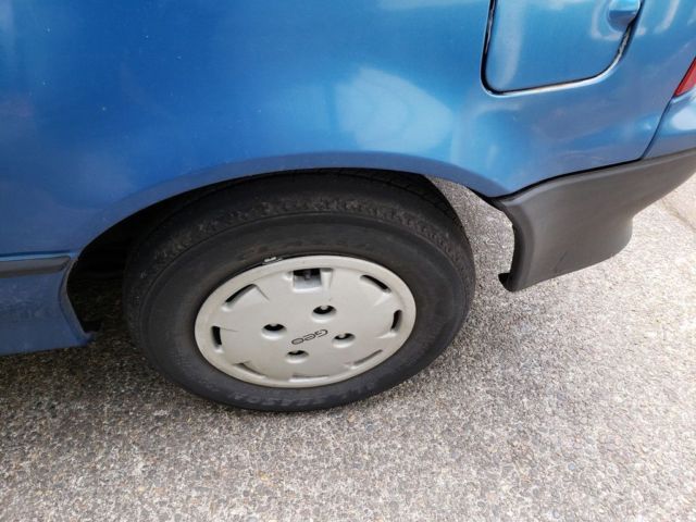 1991 Geo Metro 2 door hatchback - photo 3