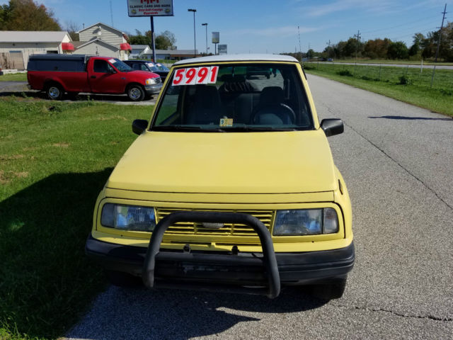 1991 Chevrolet Tracker Base Sport Utility 2-Door - photo 2