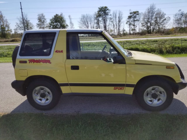 1991 Chevrolet Tracker Base Sport Utility 2-Door - photo 4