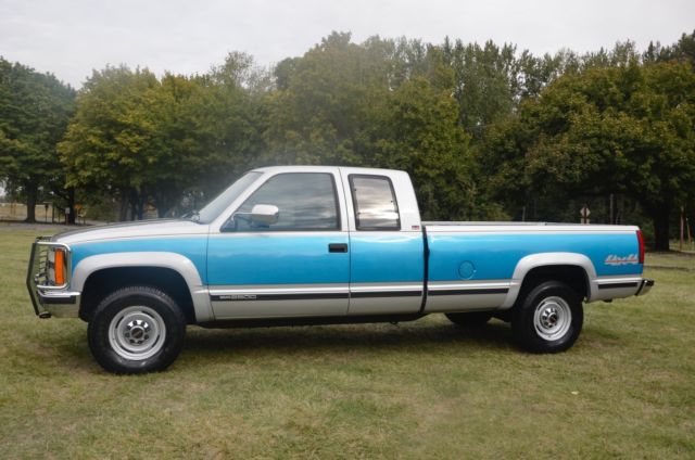 1991 GMC 2500 Extra Cab (4x4) Low Miles 99,952 /7.4 liter 454 eng 1991 Chevrolet Silverado 2500 GMC