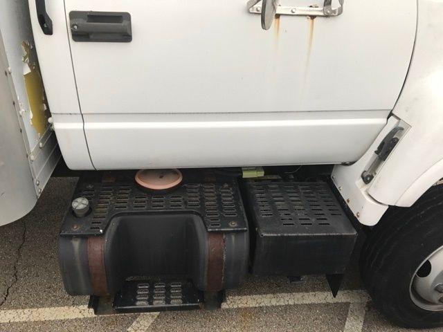 1991 GMC C6500 Cargo Truck - photo 5
