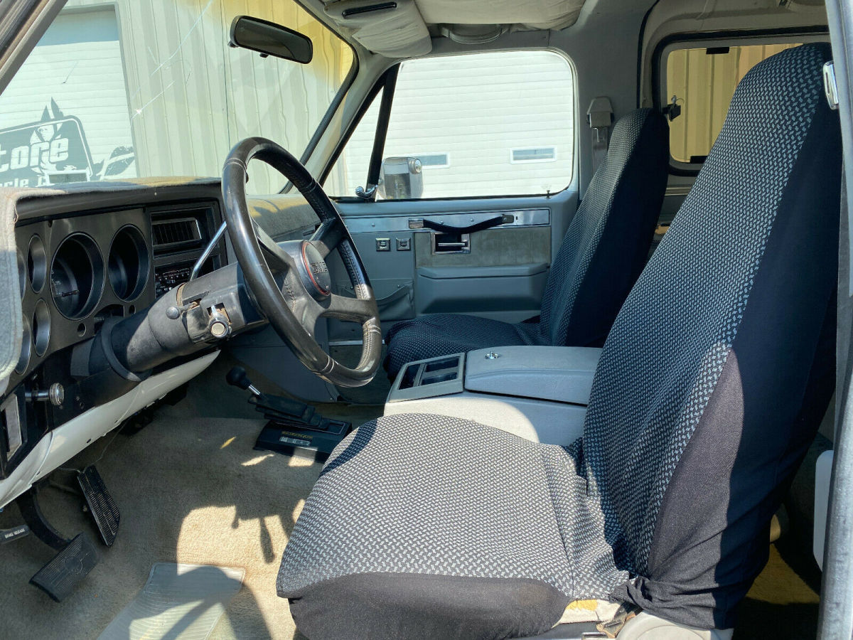 1991 GMC Jimmy K5 Jimmy, 2dr, 4x4, 350ci V8 - Auto, White - photo 12