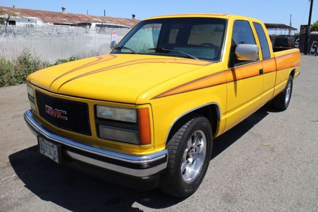 1991 GMC Sierra 2500 Automatic 8 Cylinder NO RESERVE 1991 GMC Sierra 2500