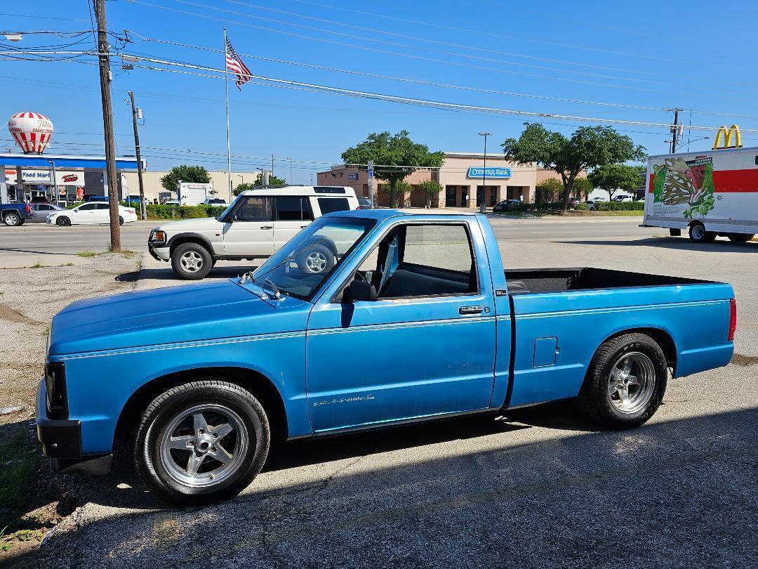 1991 GMC GMC Sonoma Pickup 1991 GMC Sonoma short bed V8 - photo 2