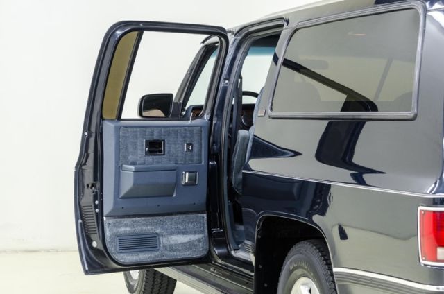 1991 GMC Suburban -- - photo 10
