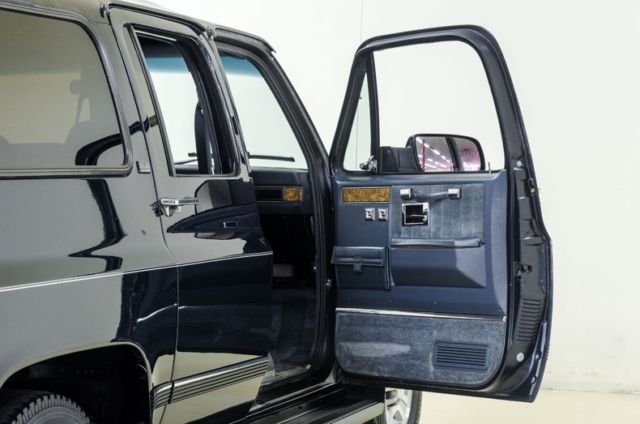 1991 GMC Suburban -- - photo 11