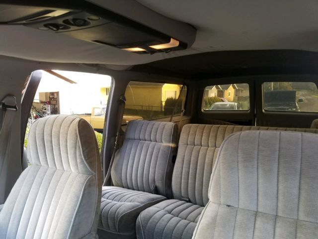 1991 GMC Suburban SLE - photo 5